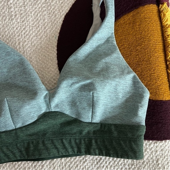 Outdoor Voices Plunge Bra RARE size xsmall - Picture 4 of 6